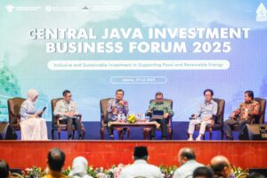 Panel discussion at the Central Java Investment Business Forum 2025 in Jakarta, promoting Central Java investment opportunities in food and renewable energy.