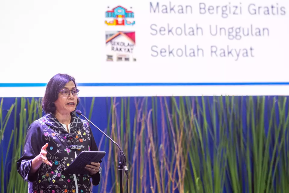Sri Mulyani giving a speech about super tax deduction scheme