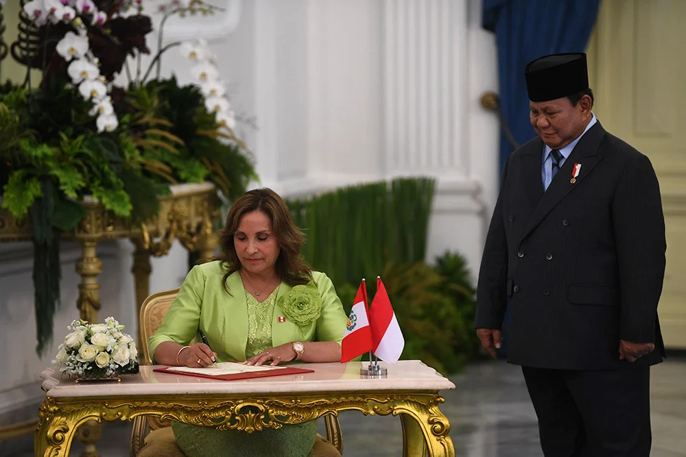 IP-CEPA Signing Ceremony by Peruvian President Dina Ercilia Boluarte Zegarra and Indonesian President Prabowo Subianto