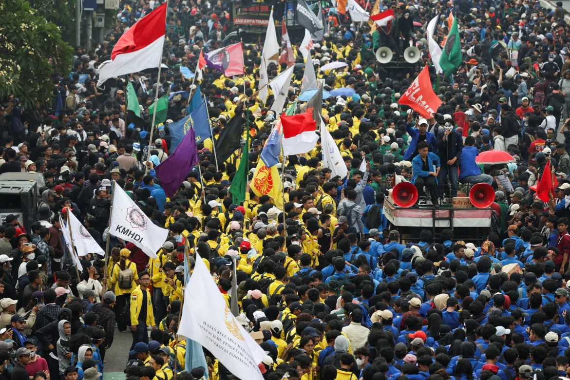 University students march in the Indonesian protests impacting economy