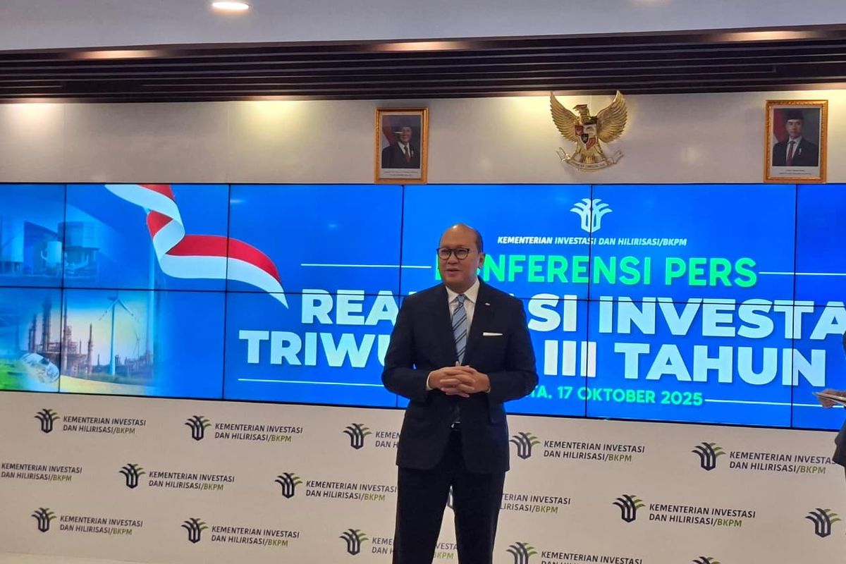 Minister of Investment and Downstream Industry Rosan Roeslani speaks at a press conference on Indonesia investment growth for Q3 2025 at the Ministry of Investment office in Jakarta.