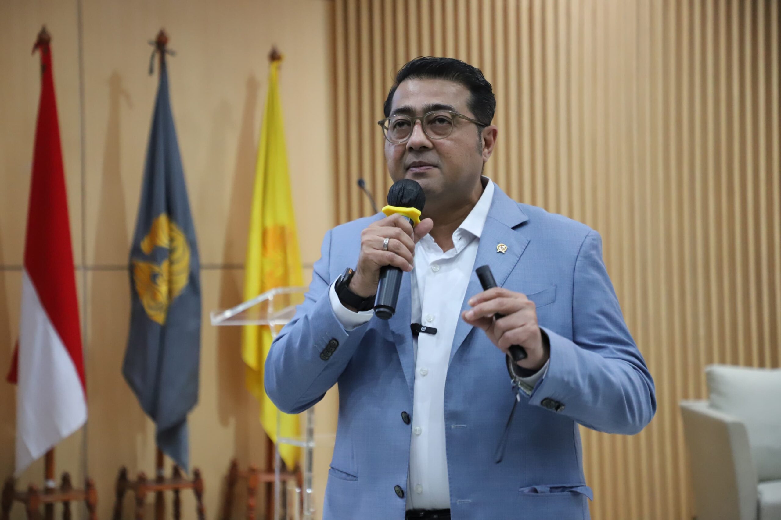 Minister Teuku Riefky Harsya speaking about Indonesia Creative Economy Investment